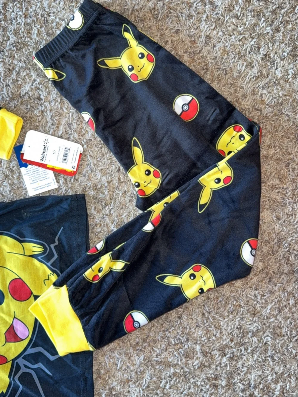 NWT Pokémon Pikachu Pajama Set 2PC Kids Size 6-7 Black Yellow